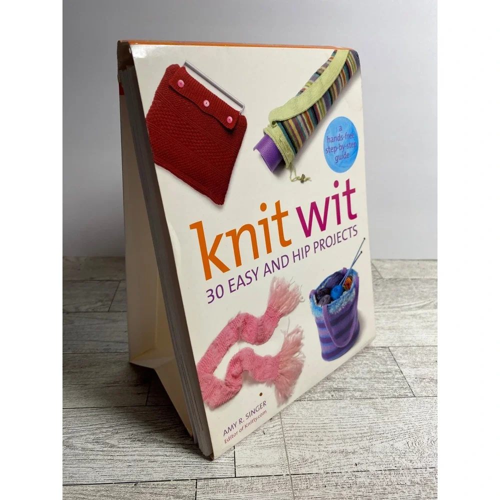 Knit Wit 30 Easy and Hip Projects‎ Knitting Book Spiral Easel Amy R. Singer 2004